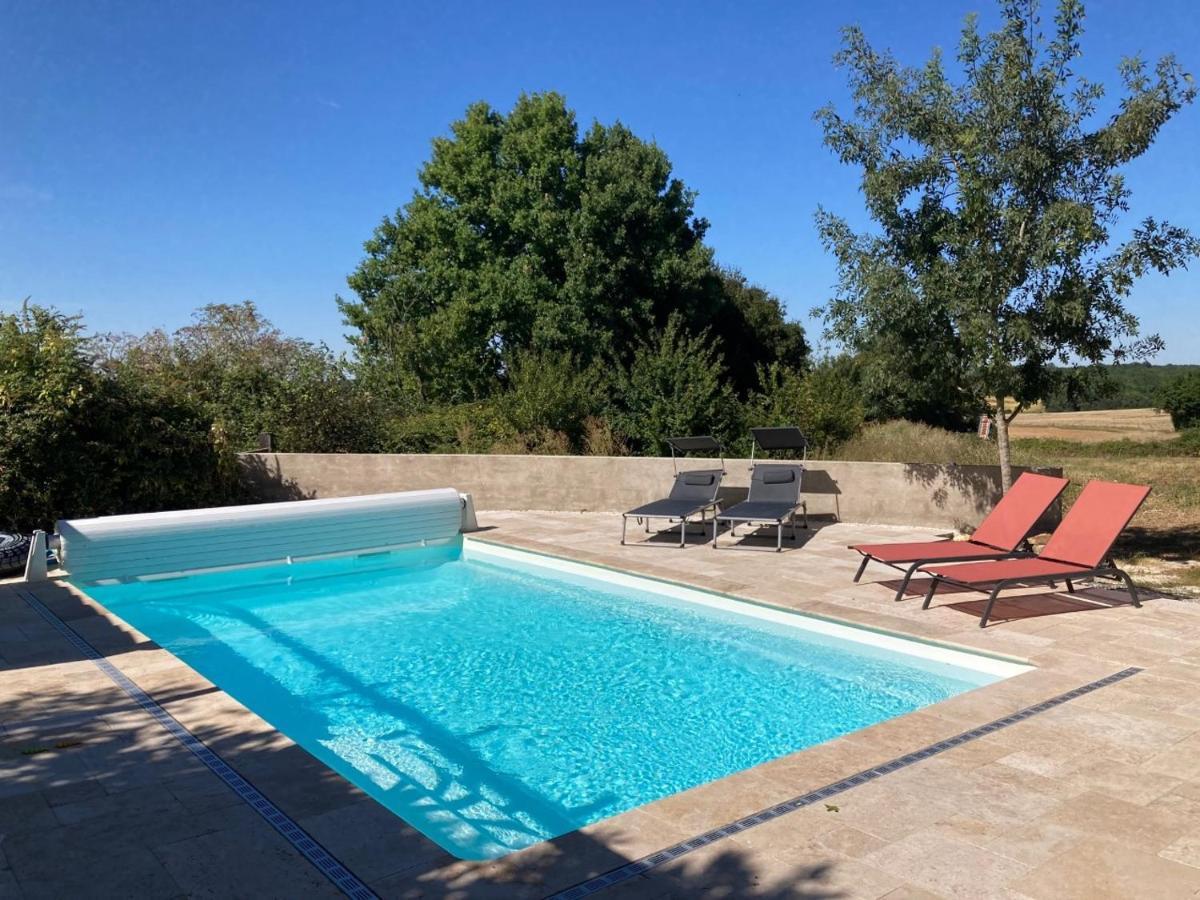 Rustic Cottage With Stunning Swimming Pool Saint-Front  Dış mekan fotoğraf